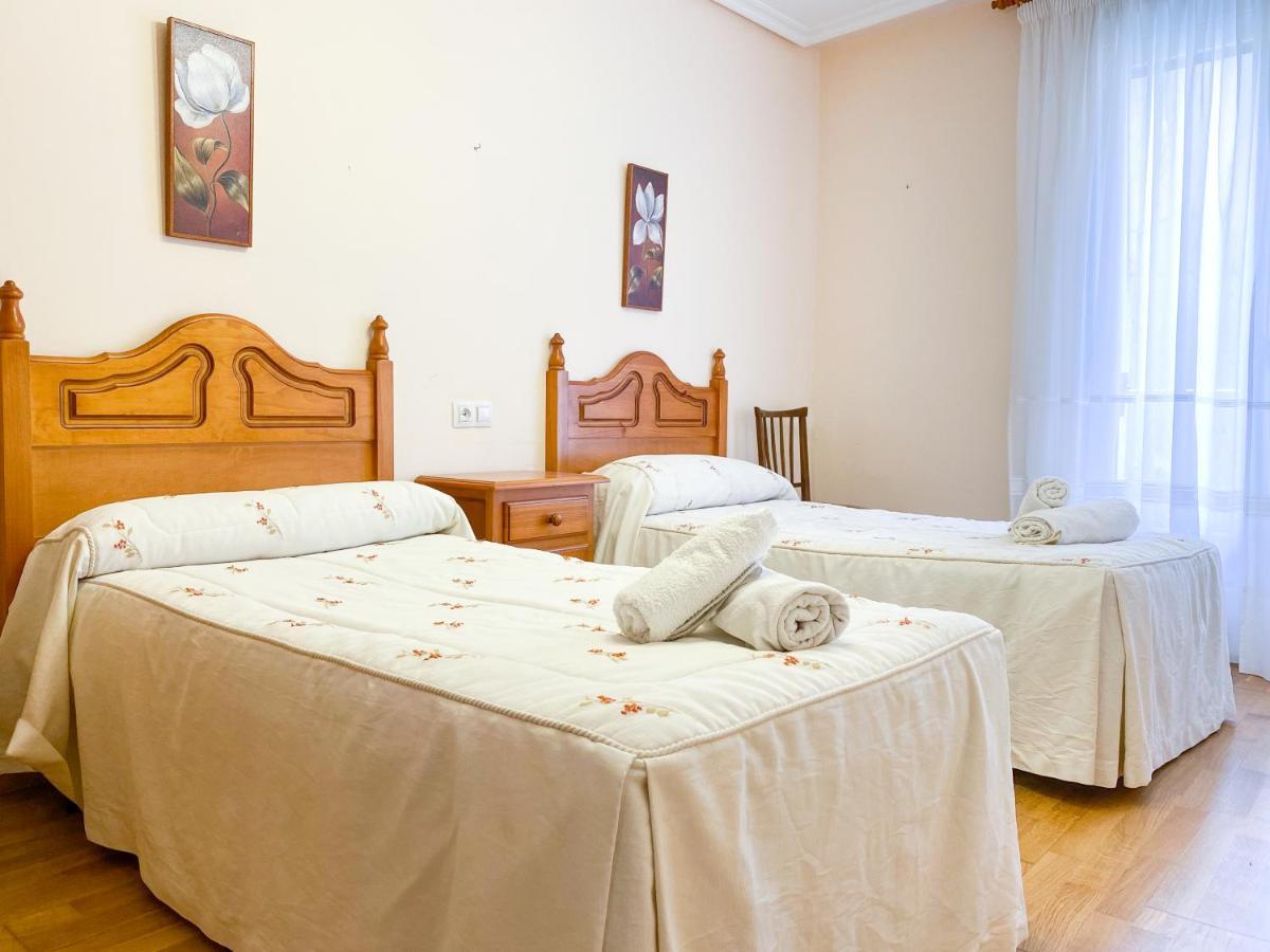 Vivienda Turistica Los Leones Berlanga de Duero Exterior foto
