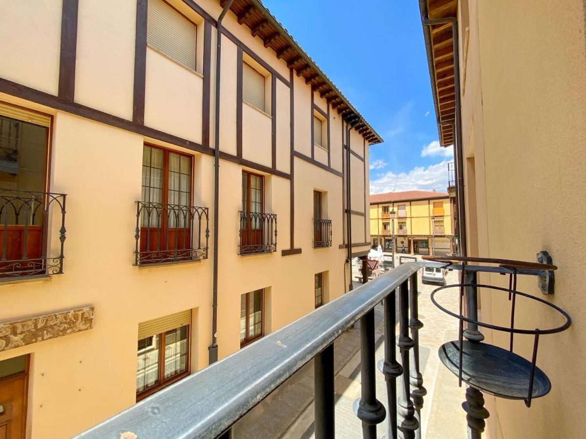 Vivienda Turistica Los Leones Berlanga de Duero Exterior foto